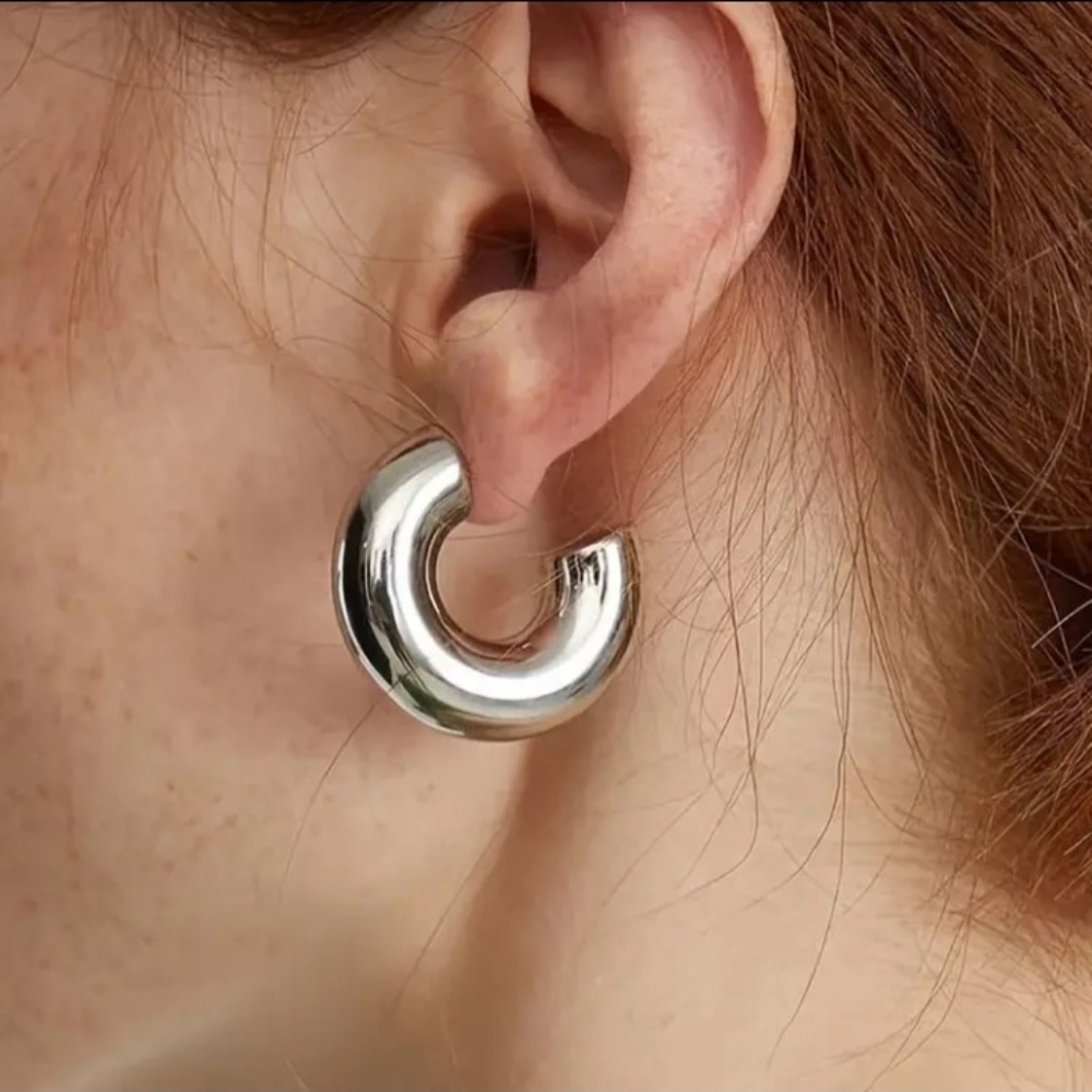 Women Silver Fashion Super mini Hoop Earrings - Picture 1 of 8